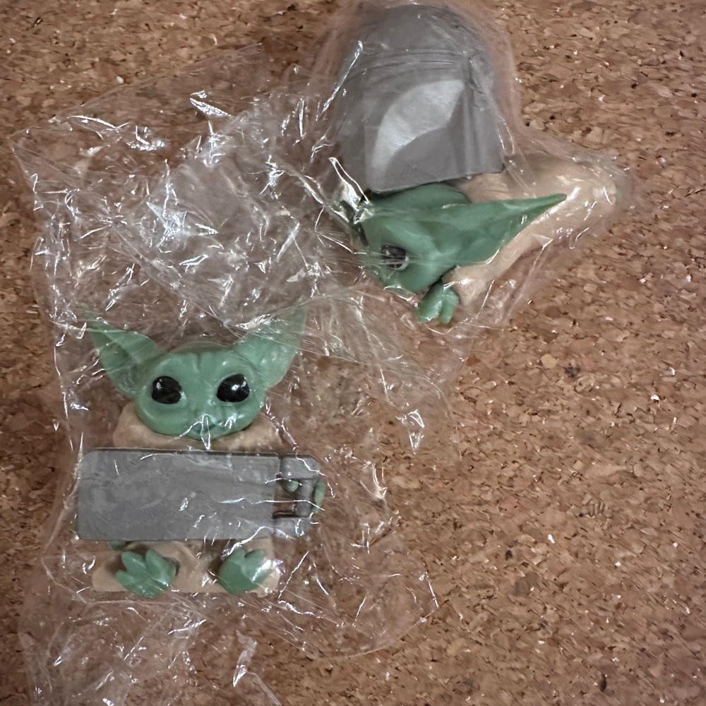Star Wars Grogu / Baby Yoda Figures - Green, Tan, Purple, Yellow, Silver - Picture 4 of 5